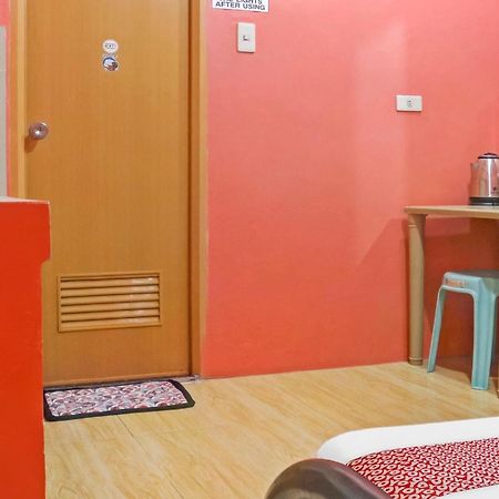 Hotel OYO 868 Solanos Transient House Pasay Exterior foto