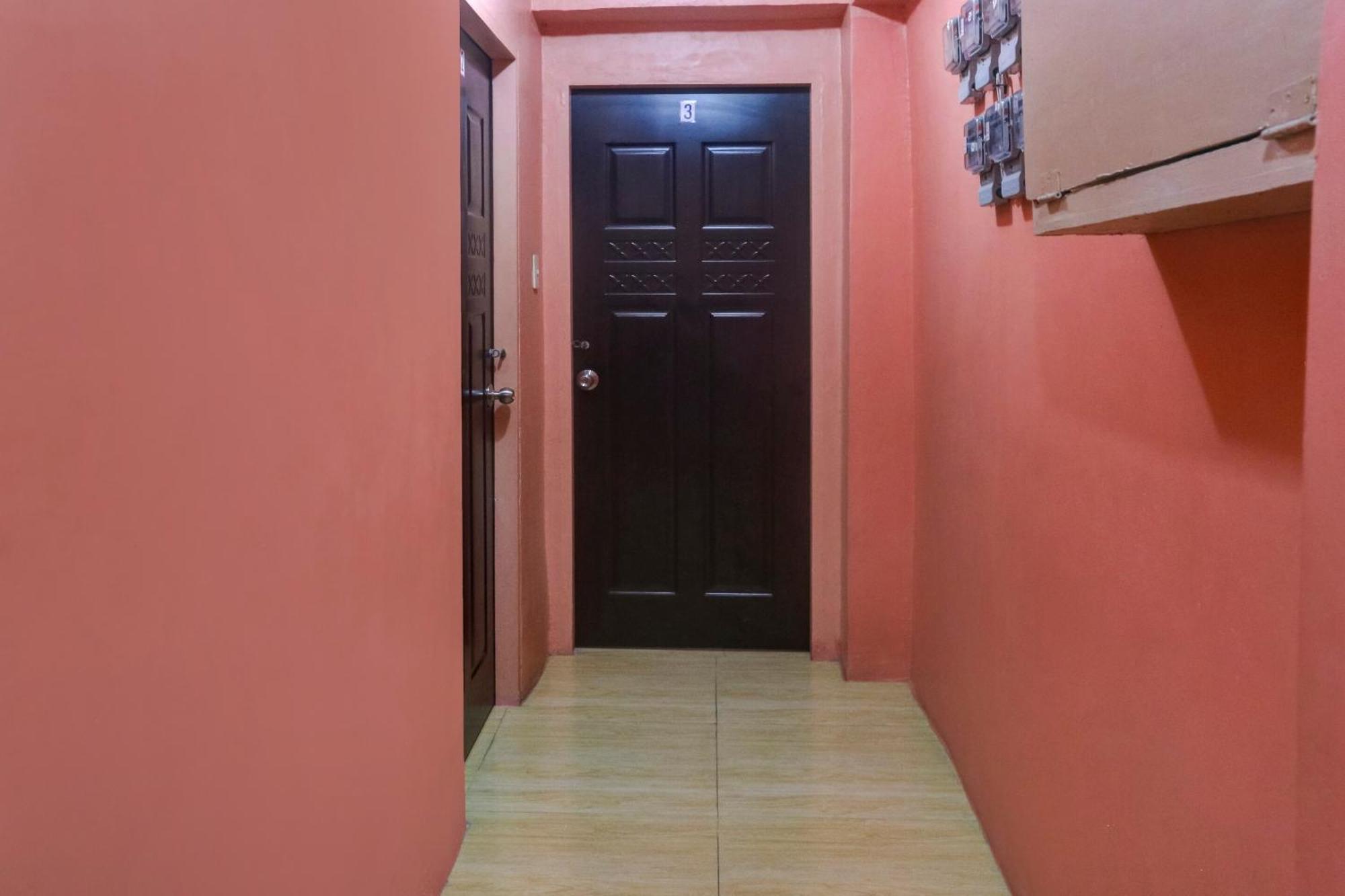 Hotel OYO 868 Solanos Transient House Pasay Exterior foto