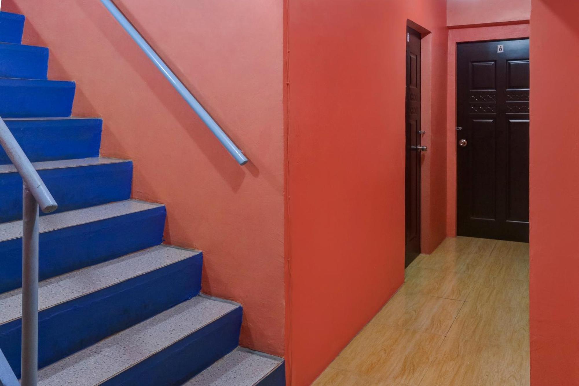 Hotel OYO 868 Solanos Transient House Pasay Exterior foto