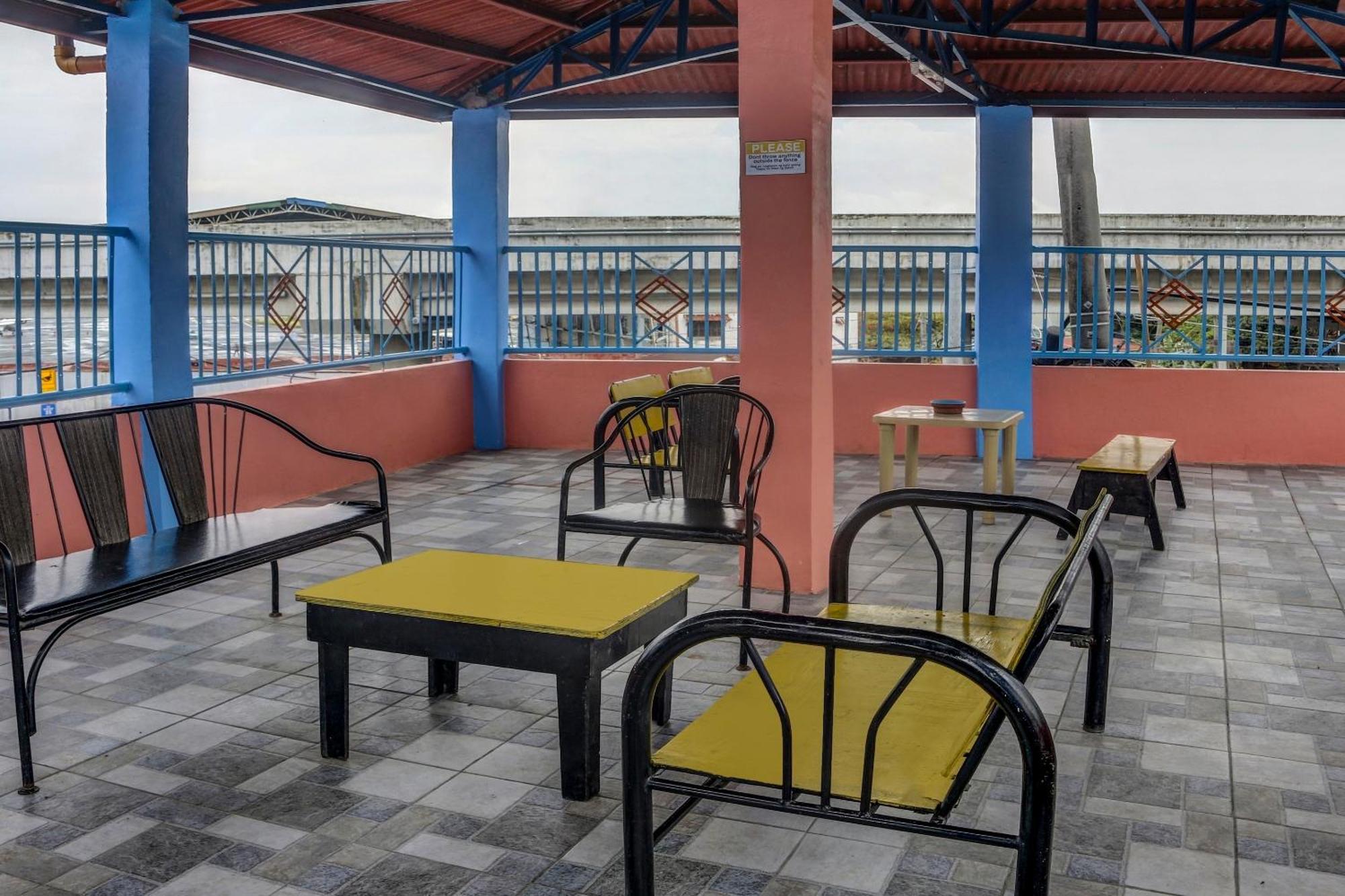 Hotel OYO 868 Solanos Transient House Pasay Exterior foto
