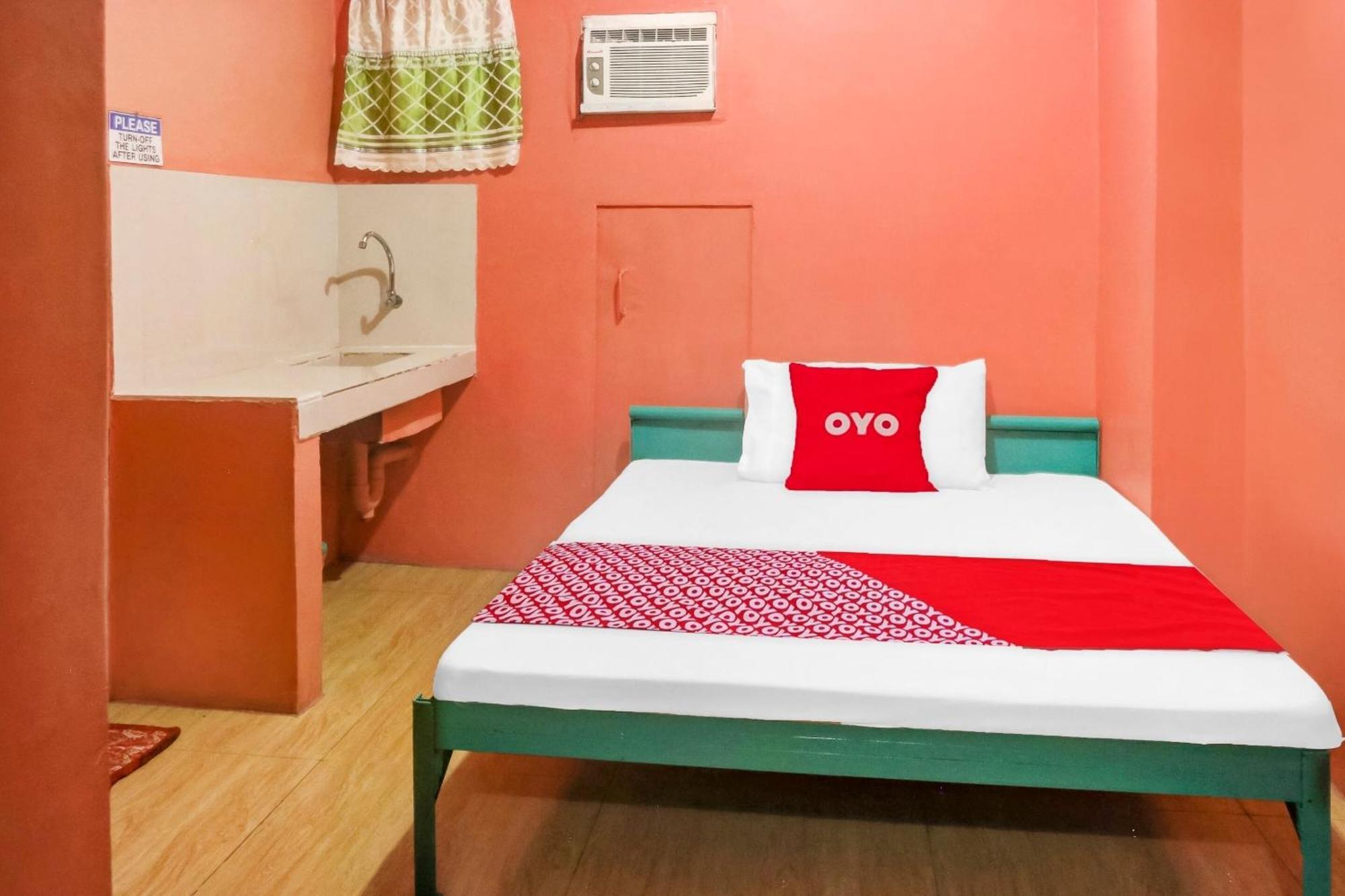 Hotel OYO 868 Solanos Transient House Pasay Exterior foto